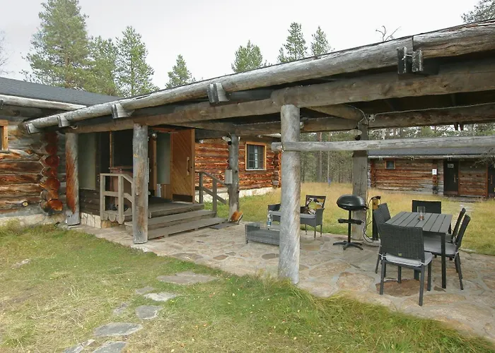 Kuukkeli Log Porakka 別荘 *