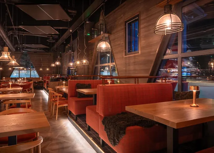 Kuukkeli Log Porakka 別荘 *