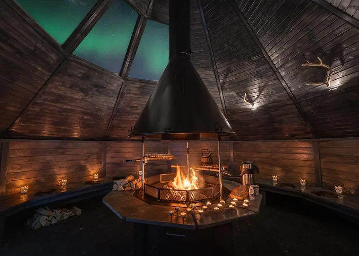 Kuukkeli Log Porakka * サーリセルカ