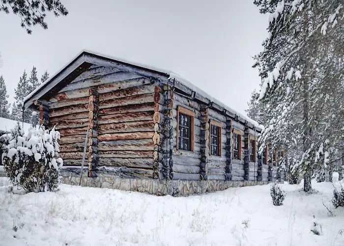 Kuukkeli Log Porakka 別荘 *