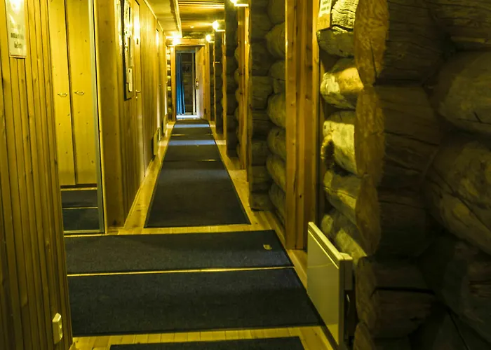 別荘 Kuukkeli Log Porakka サーリセルカ